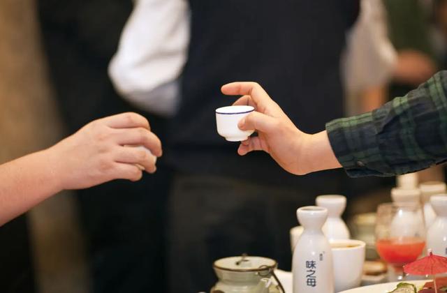 白酒电话销售话术开场白，电话销售白酒开场白？