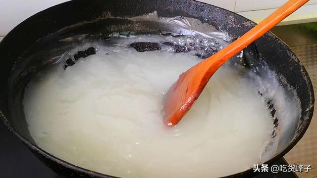 白凉粉是淀粉吗什么原料做的（做果冻的白凉粉是淀粉吗）