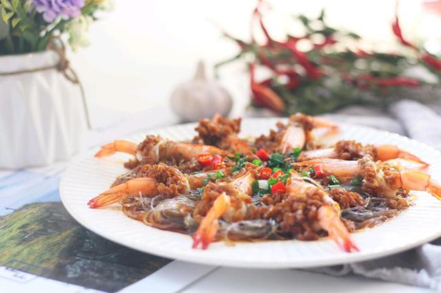 虾蒸粉丝的做法窍门，粉丝蒸虾怎么做才好吃？