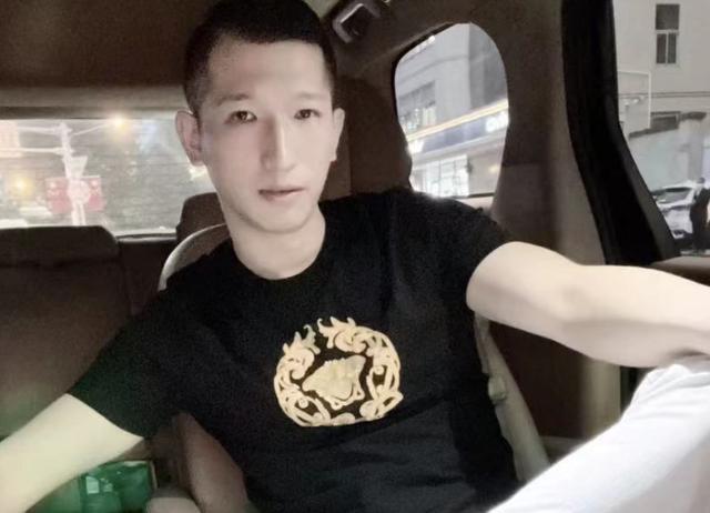石家庄磊哥4v20原视频石家庄磊哥裕华高速路口事件